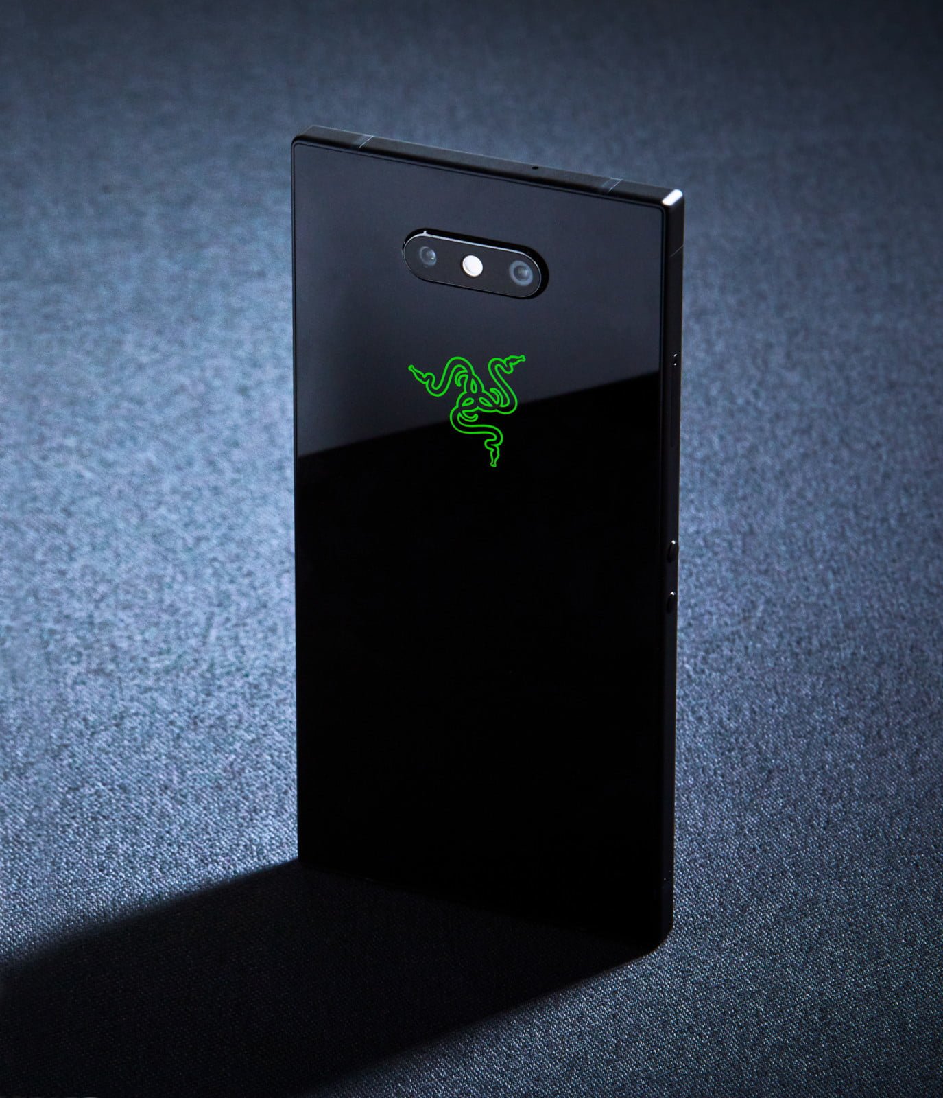 http://i-cdn.phonearena.com//images/articles/333269-image/razer-phone-2-3.jpg