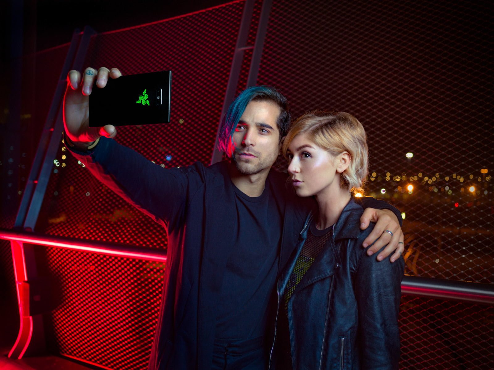 http://i-cdn.phonearena.com//images/articles/333285-image/razer-phone-2-lifestyle-3.jpg