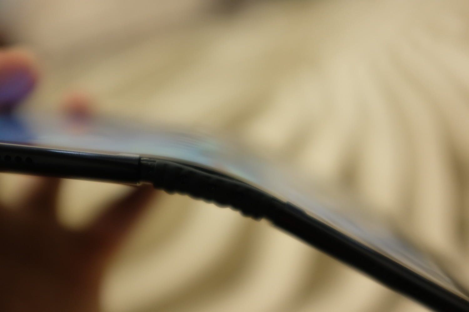 Royole FlexPaiاولین گوشی با نمایشگر تاشو