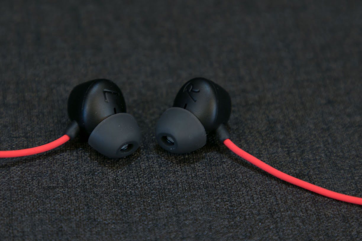 بررسی هدفون 1More Spearhead VR BT