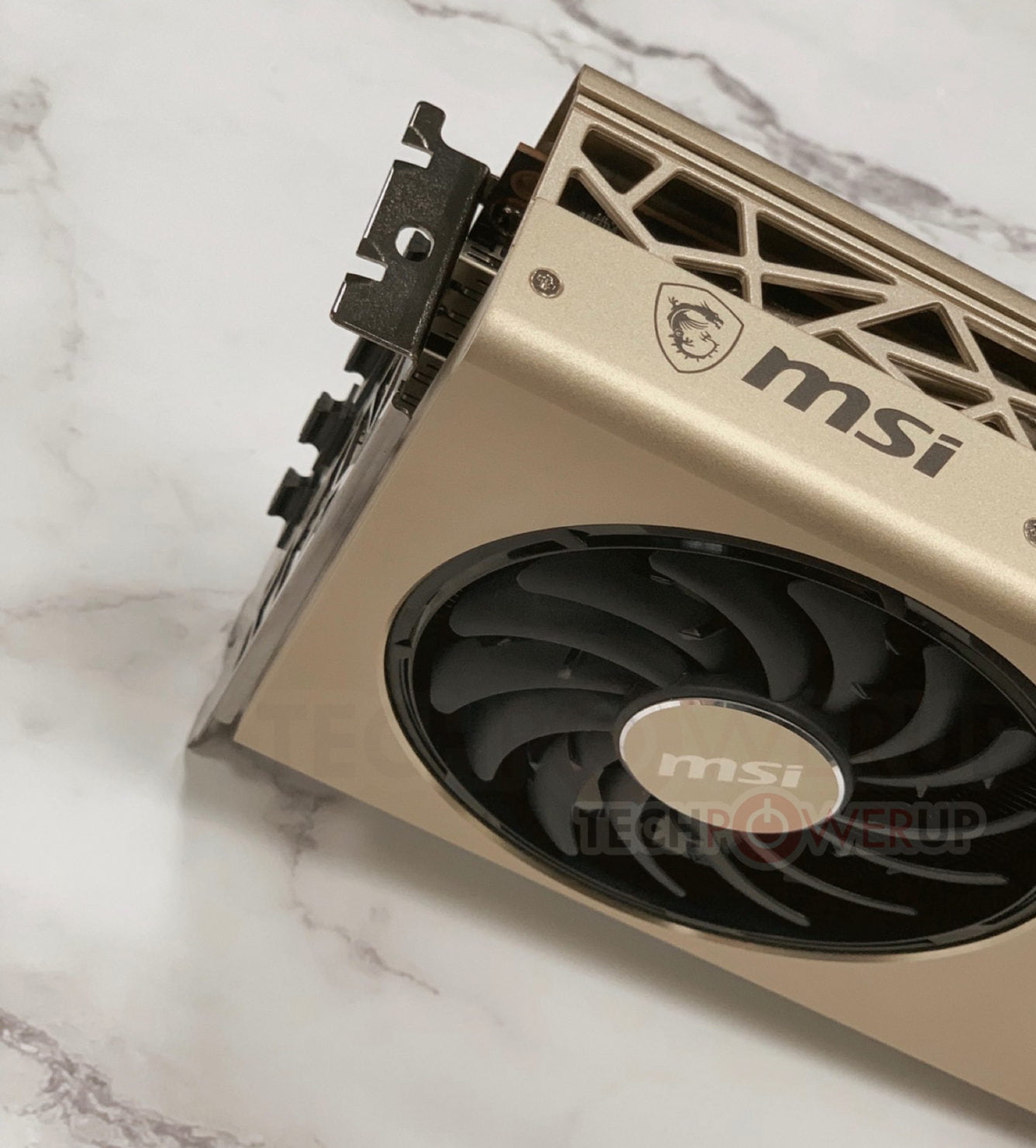 تصاویر کارت سفارشی MSI Radeon RX 5700 XT EVOKE