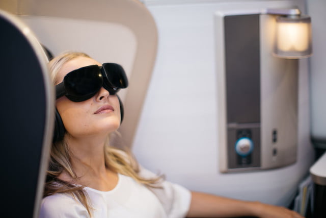 هدست VR در پروازهای درجه یک