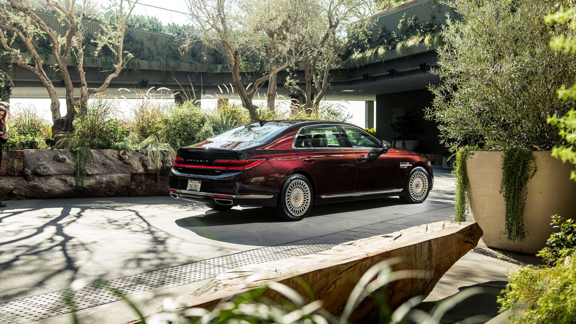 جزئیات قیمت سدان لوکس G90 جنسیس