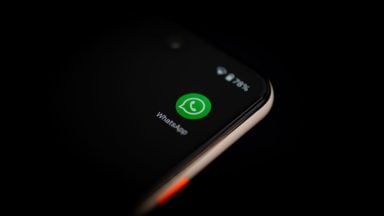 اضافه کردن و حذف مخاطب در واتساپ