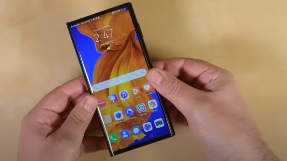 گوشی تاشوی Huawei Mate Xs