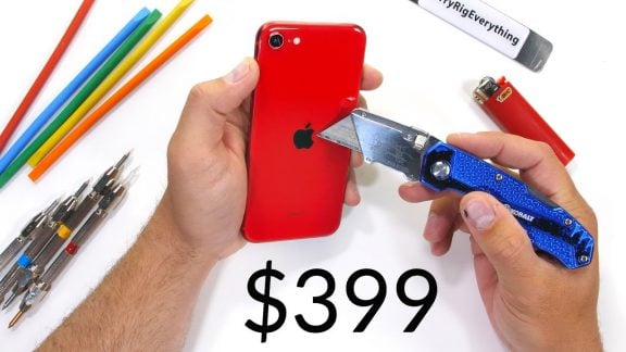 تست مقاومت گوشی آیفون SE