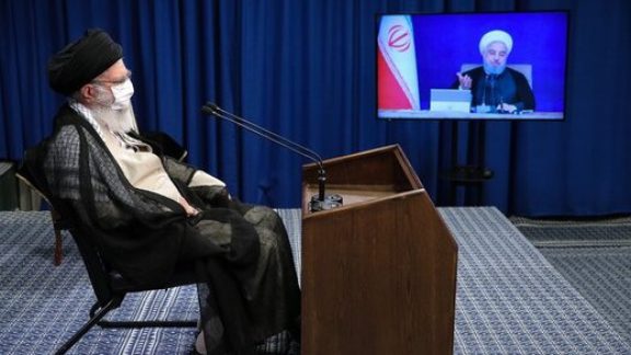 شکایت صریح رهبر انقلاب از واردات گوشی آمریکایی (آیفون)