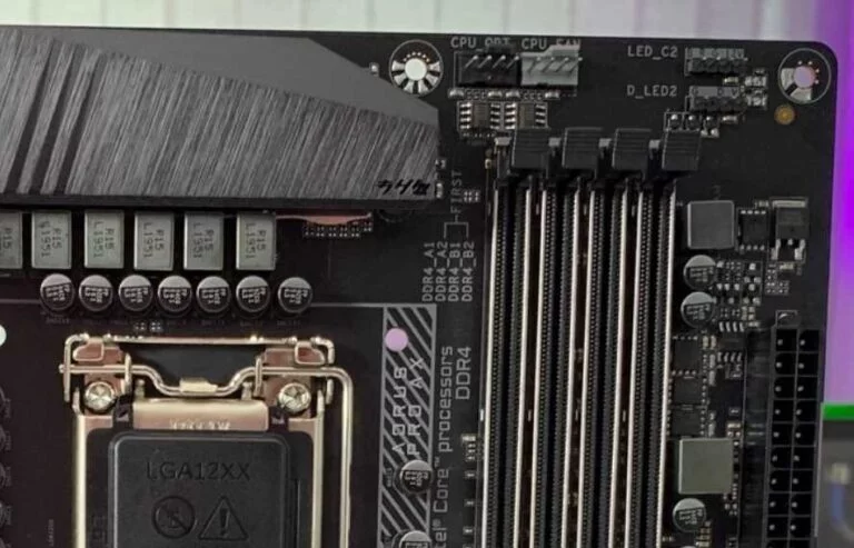 اسلاتهای حافظه مادربرد Gigabyte Z490 AORUS PRO AX