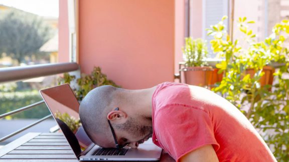 خستگی بیش از حد در دورکاری - معزل جدید کارمندان سیلیکون ولی