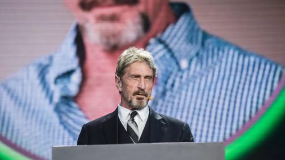 دستگیری جان مک آفی