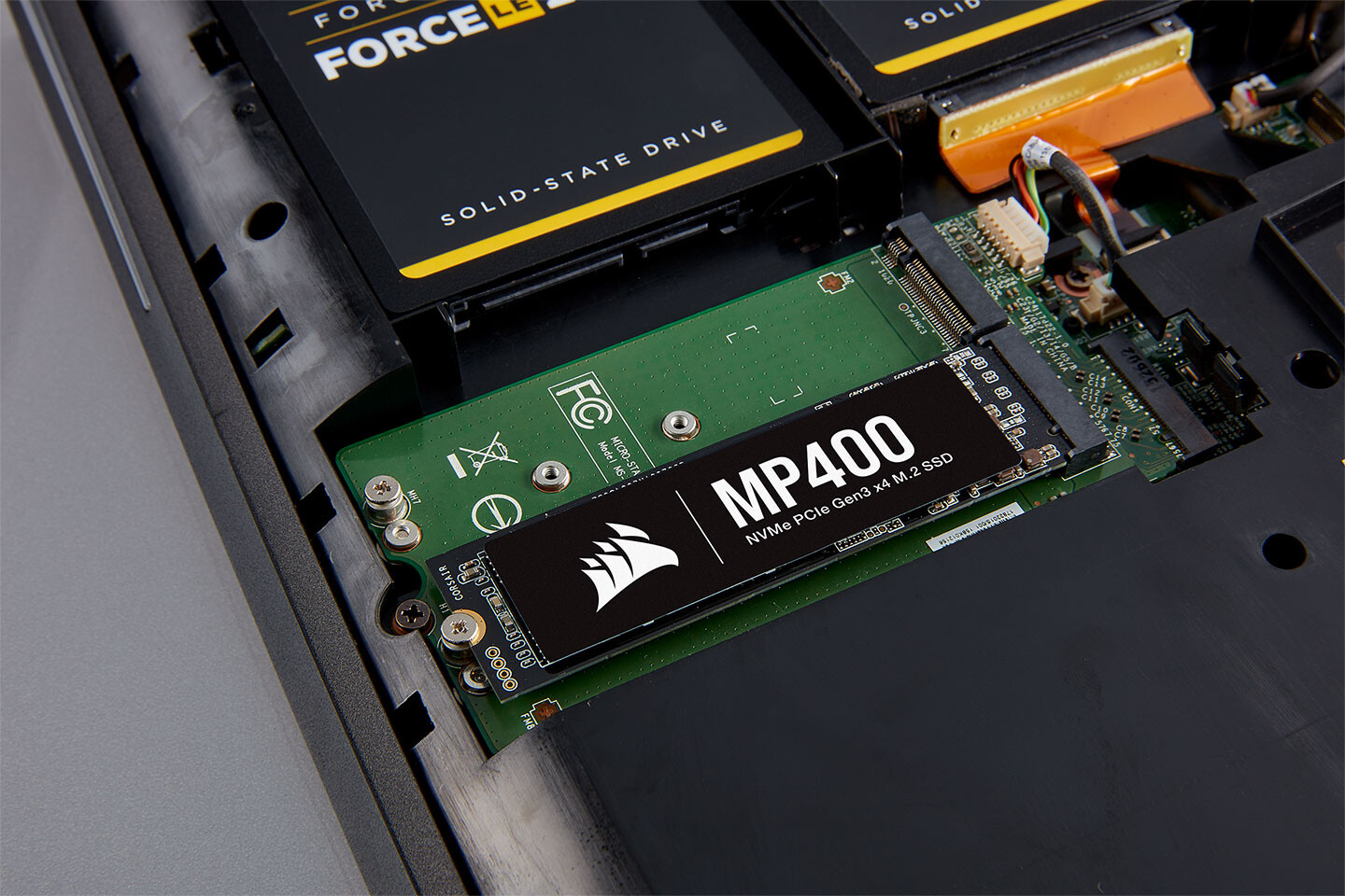 درایو CORSAIR MP400