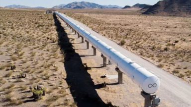 اولین آزمایش Hyperloop با دو مسافر انجام شد