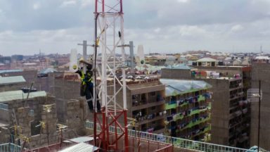 پروژه اتصال بیسیم Alphabet با پرتو نور برای فواصل طولانی