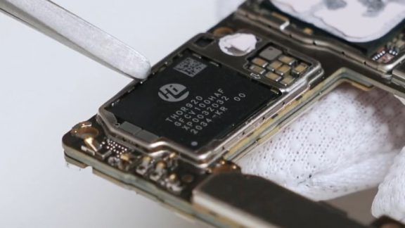 کالبدشکافی میت 40 RS هواوی