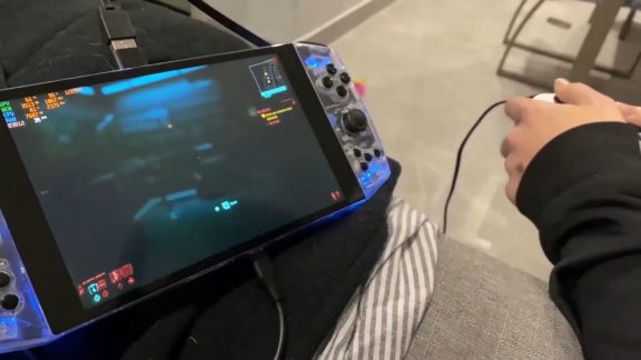 اجرای Cyberpunk 2077 روی کنسول دستی Aya Neo