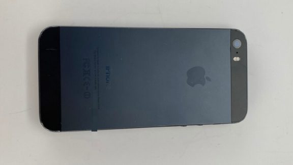 تصاویر منتشر نشده نمونه اولیه آیفون 5s برای اولین بار فاش شد