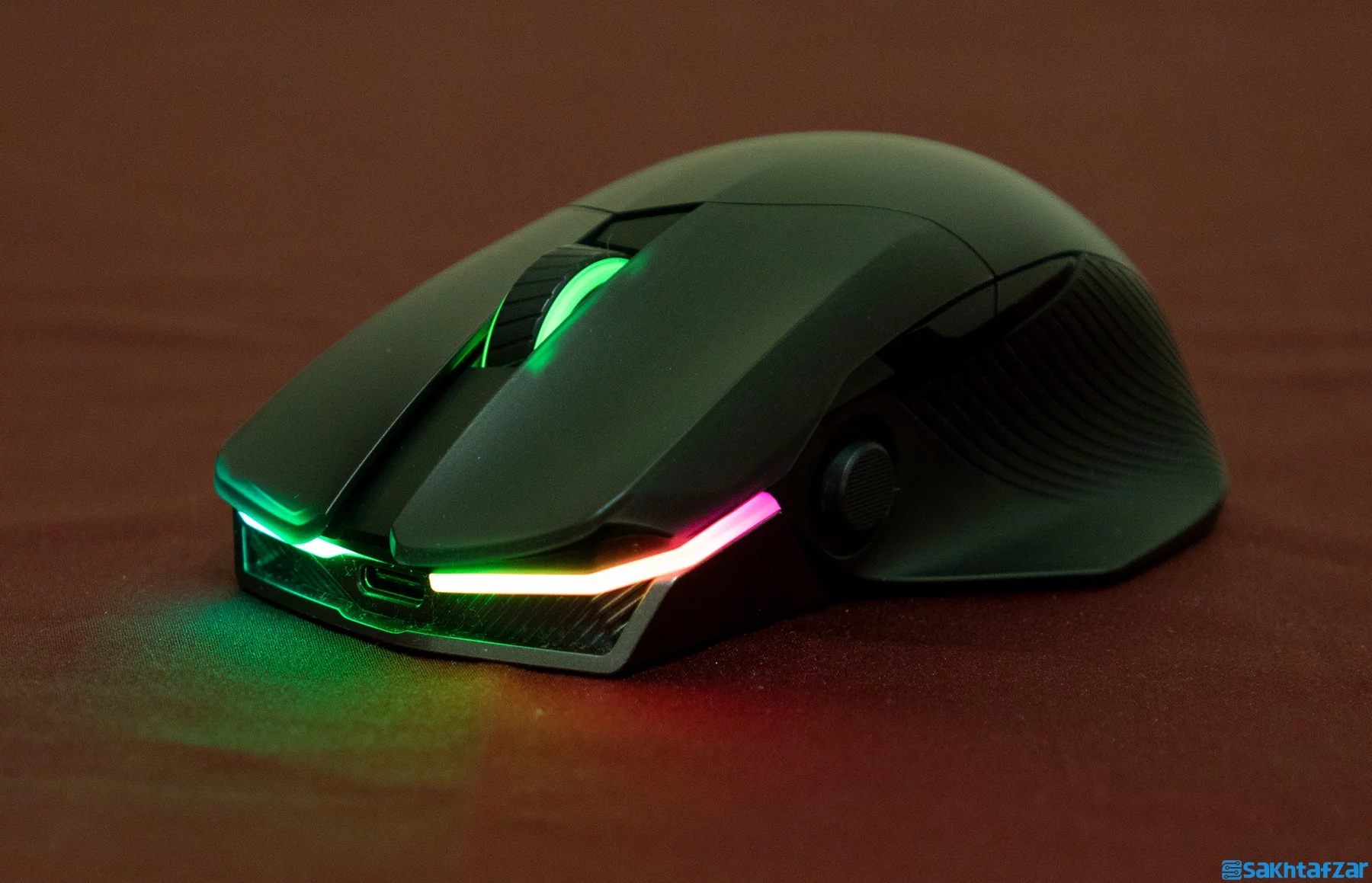 [تصویر:  ROG-Chakram-Balteus_05.jpg.webp]