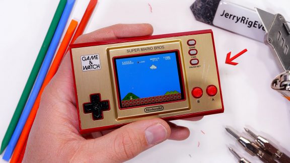تست مقاومت کوچکترین کنسول نینتندو - Game & Watch