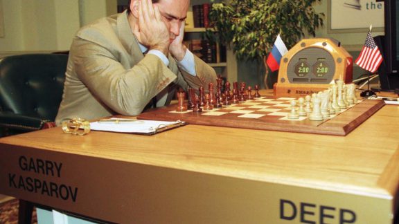 اولین پیروزی هوش مصنوعی در مقابل بازیکن شطرنج در چه سالی رقم خورد؟