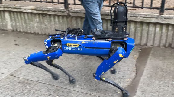 توقف استفاده از سگ رباتیک در سازمان پلیس نیویورک به دلیل "ترسناک بودن"