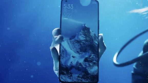 جعبه گشایی Mi 11 Ult شیائومی در زیر آب