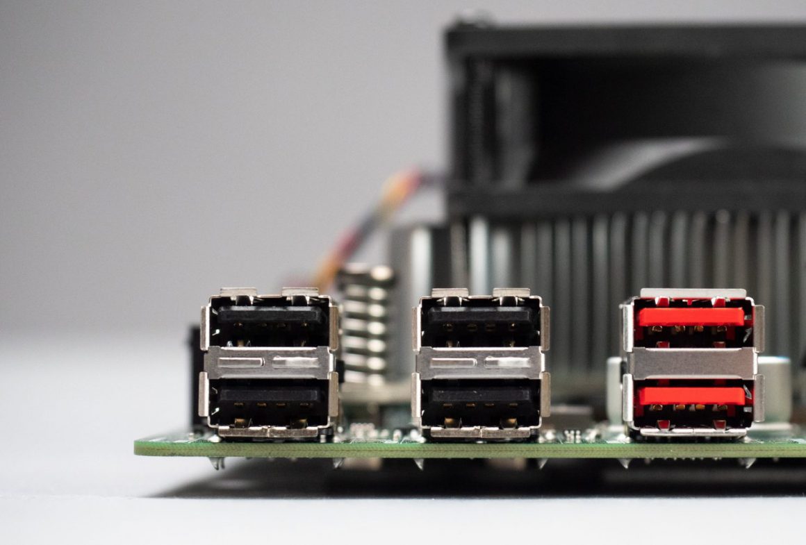 تصاویر کیت دسکتاپی AMD 4700S