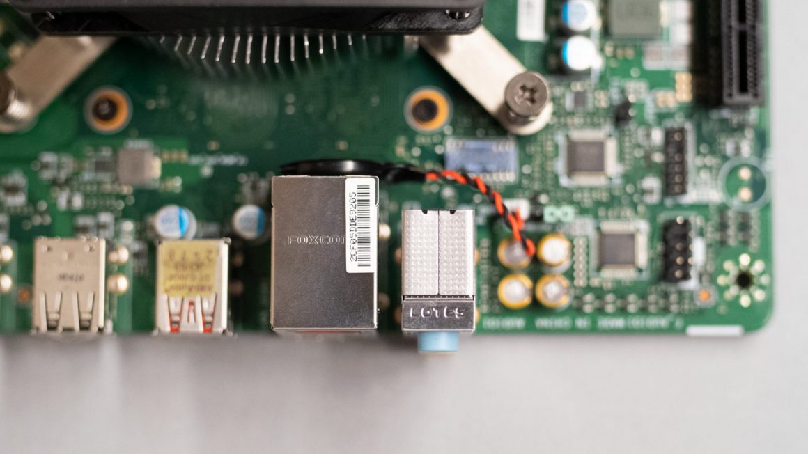 تصاویر کیت دسکتاپی AMD 4700S