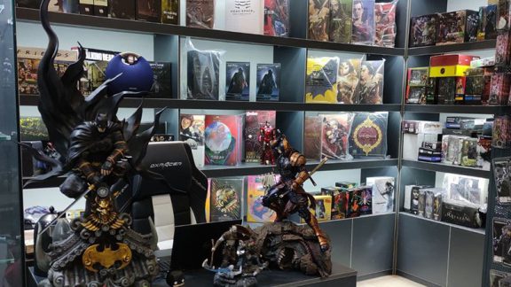 اولین اپلیکیشن فروش اکشن فیگور