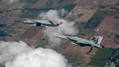 سوختگیری جنگنده از پهپاد برای اولین بار – وظایف جنگنده F-18 کاهش می‌یابد