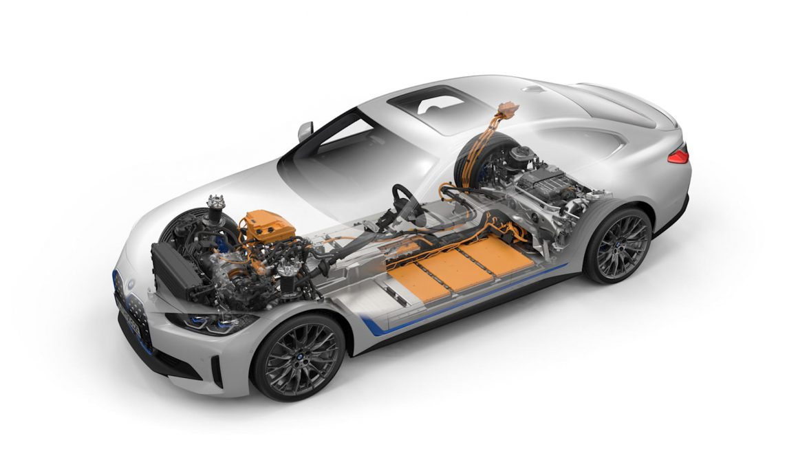 ماشین الکتریکی BMW i4 معرفی شد - سری چهار بی ام و الکتریکی است ۱