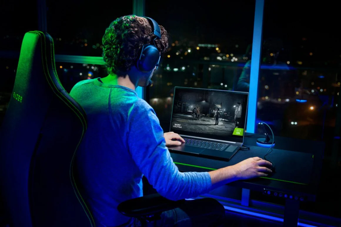 لپ تاپ گیمینگ Blade 17 ریزر با گرافیک GeForce RTX 3080