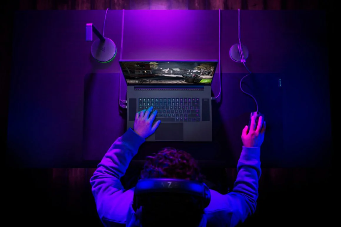لپ تاپ گیمینگ Blade 17 ریزر با گرافیک GeForce RTX 3080