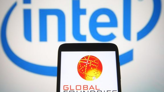 رد شایعه تصاحب توسط اینتل