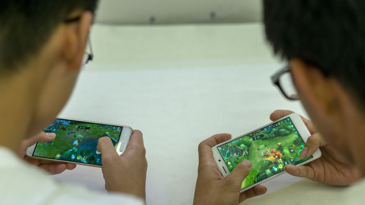 کودکان چینی تنها اجازه 3 ساعت بازی در هفته را دارند