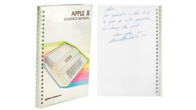 دفترچه راهنمای اپل 2 با امضای استیو جابز به حراج رفت