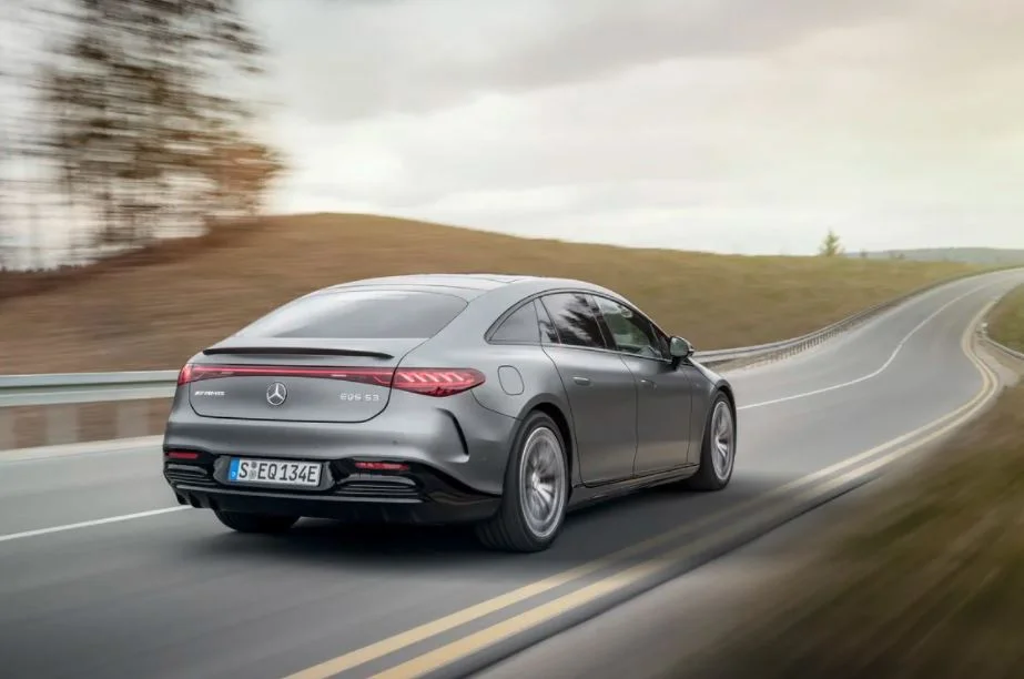 مرسدس بنز AMG EQS رونمایی شد – چشم در چشمِ تسلا ۲