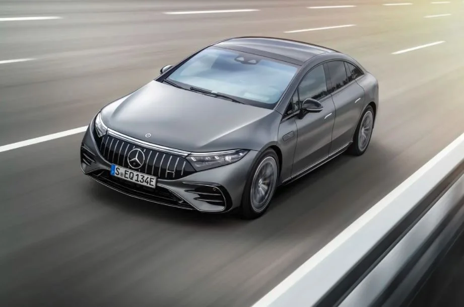 مرسدس بنز AMG EQS رونمایی شد – چشم در چشمِ تسلا ۳