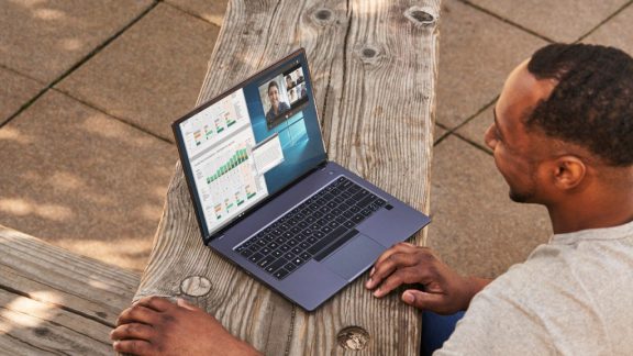 لپ تاپ ماژولار NUC P14E اینتل