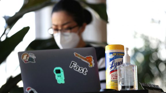 او میکرون یکه تازی می‌کند - ادامه دورکاری کارمندان شرکت های تکنولوژی