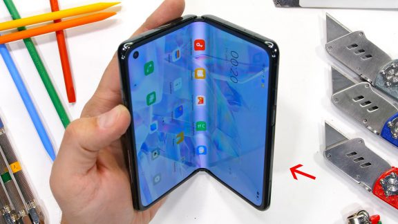 تست مقاومت گوشی تاشو اوپو: Oppo Find N