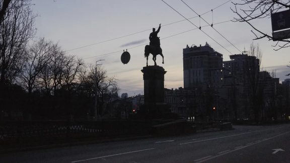 درخواست رییس جمهور اوکراین از تیم کوک - روس‌ها را بن کن!