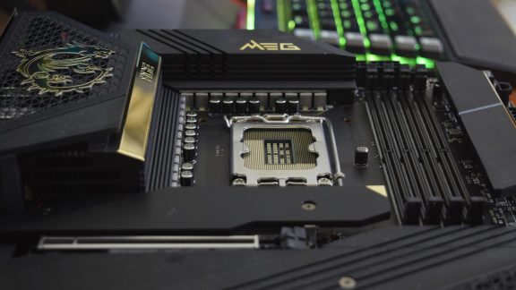 مادربرد اینتل