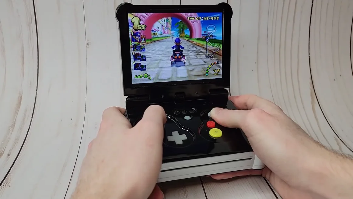 ساخت کنسول GameCube قابل حمل توسط یک یوتیوبر