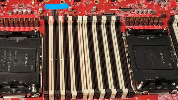 پلتفرم LGA 4677 اینتل