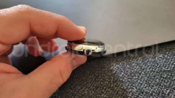 نمونه اولیه Google Pixel Watch در یک رستوران پیدا شد!