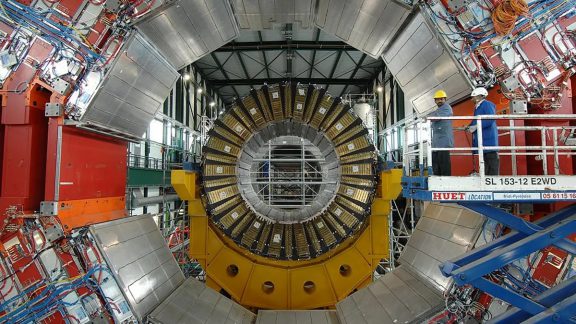 جای شاه شهید خالی! - شتاب دهنده‌ ذرات Cern دوباره رکورد شکست!