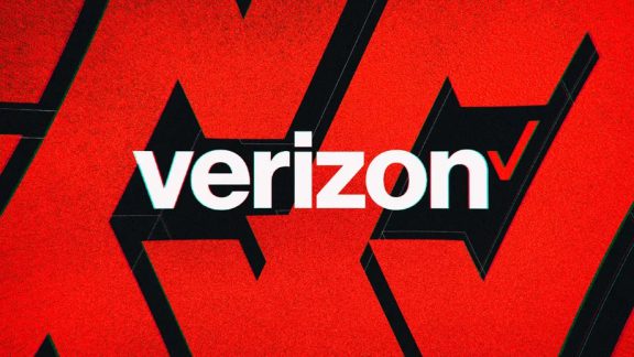 هکر به پایگاه داده کارمندان Verizon دسترسی پیدا می کند و سعی می کند باج 250000 دلاری به داده ها بدهد.