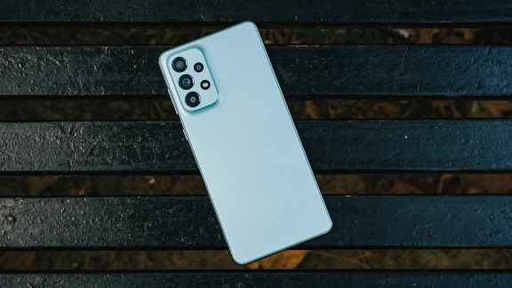 بررسی گوشی گلکسی A73 5G سامسونگ