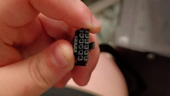 ذوب شدن کابل 16 پین ATX 3.0 حین اتصال به RTX 4090