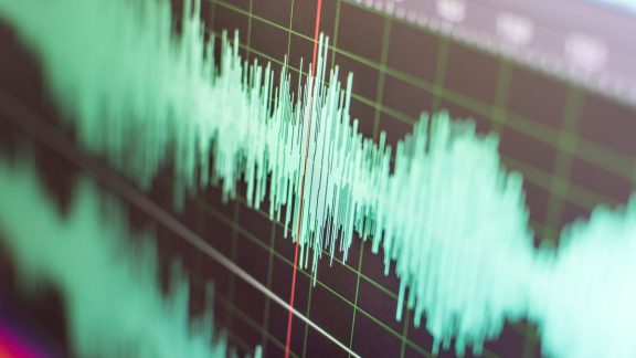 ارسال پیام هشدار زلزله برای کاربران - هک شبکه همراه اول، مشکل فنی یا خطای انسانی!؟